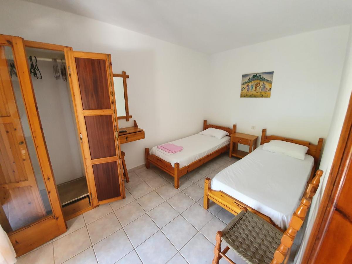 Dionisos Studios And Apts Skiathos Koukounaries Eksteriør bilde